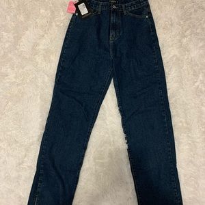 PrettyLittleThing: Dark Vintage Wash Split Hem Jeans